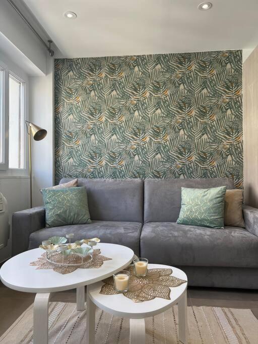 Superbe 2 Pieces, Equipe Centre De Cannes. * Cannes